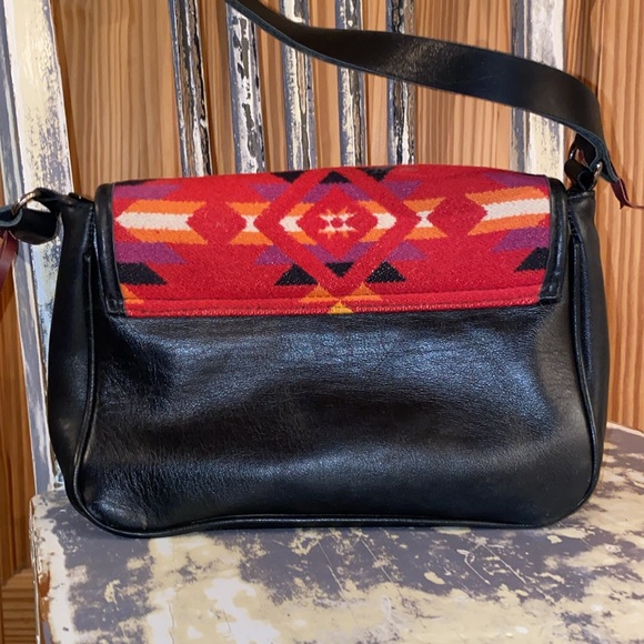 🌟🌟🌟PENDLETON HANDBAG WITH CUSTOM BEADED STRAP🌟🌟🌟 - Picture 2 of 10